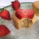 Vanilla Cupcakes & Cookies for the gestational diabetes diet with only 16 carbs and 6 ingredients and done in 25 minutes! Also Keto, Paleo, Vegetarian, gluten free, grain free, dairy free and sugar free! thegestationaldiabetic.com