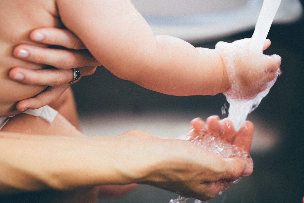 how to avoid getting sick. washing hands. thegestationaldiabetic.com